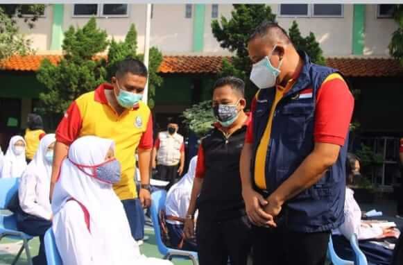 Wakil Walikota Bekasi Vaksinasi Covid-19 Para Pelajar Se-Kota Bekasi Uritanet.com