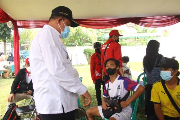 Wakil Walikota Bekasi Meninjau Pelaksanaan Vaksin Sebanyak 1800 Uritanet.com