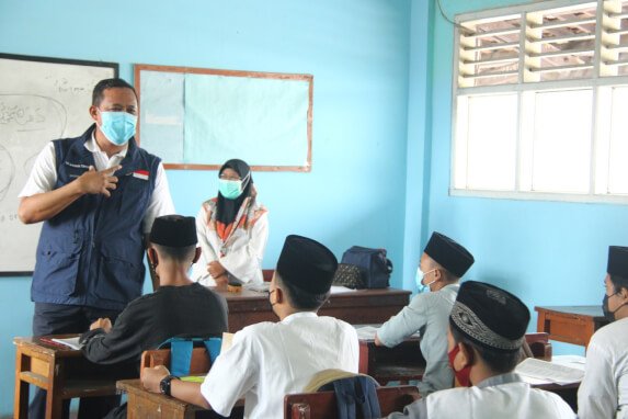Wakil Walikota Bekasi Meninjau Tatap Prokes SMPI Bidayatul Hidayah Uritanet.com