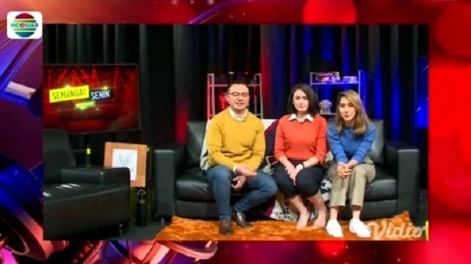 news anchor indosiar dalam acara semangat senin indosiar, (foto : istimewa)