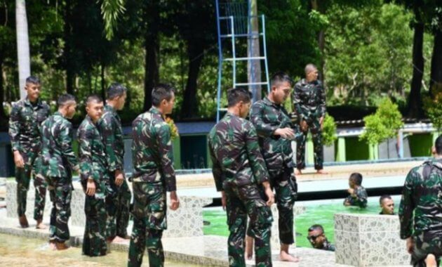 Pangdivif 3 Kostrad Tinjau Langsung Pembinaan Jasmani Militer Uritanet.com