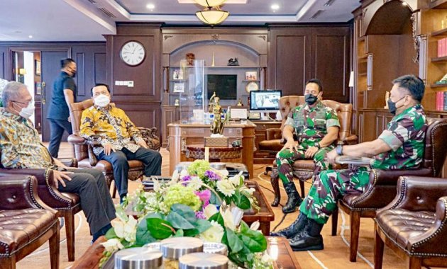 Kunjungan Silaturahmi Panglima TNI ke Ketua Makamah Agung Uritanet.com