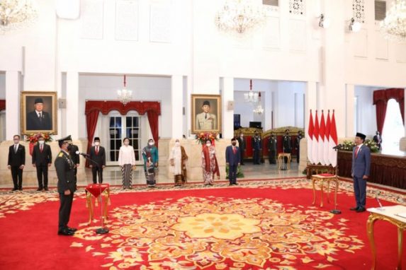 Presiden RI Joko Widodo Lantik Jenderal TNI Andika Perkasa Sebagai Panglima TNI   Uritanet.com