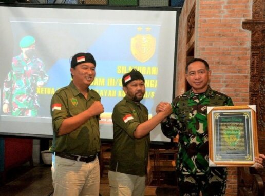 Pangdam III/Slw Menjalin Silaturahmi Dengan Para Ketua Ormas se-Jawa Barat Uritanet.com