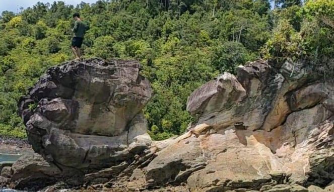 Eksotisme Pasir Putih Pulau Kalimantung Nagodang Sibolga Uritanet.com