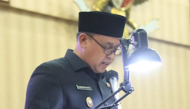 Plt.Walikota Bekasi Hadiri Rapat Paripurna Penyampaian Rekomendasi LKPJ Kepala Daerah Tahun 2021 Uritanet.com