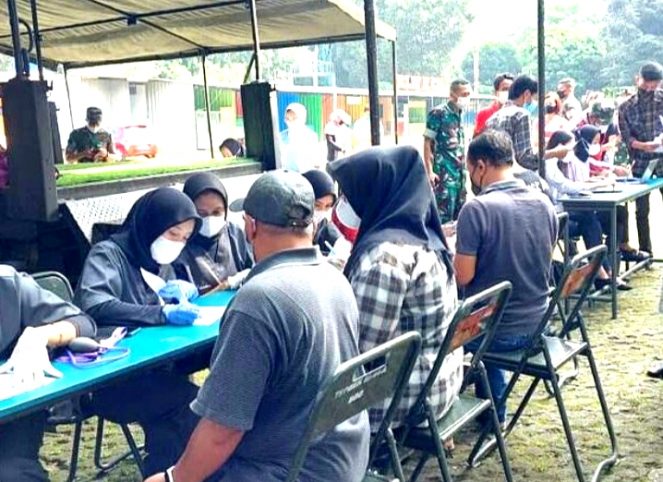 Serbuan Vaksinasi Dipenghujung Bulan Suci Ramadhan Kodam III/Slw Terjunkan Kendaraan Komando Uritanet.com