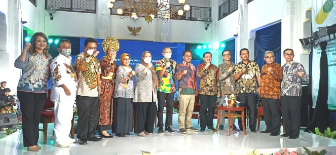 Sekda Kota Bekasi Hadiri Launching Kompetisi Inovasi Jawa Barat 2022 Uritanet.com