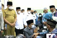 Gubernur Jabar Ridwan Kamil dan Plt.Walikota Bekasi Tri Adhianto Melepas Keberangkatan 410 Jamaah Haji Uritanet.com