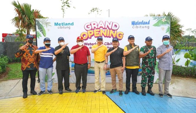 Metland Cibitung Hadirkan Wahana Permainan Air Waterland Uritanet.com
