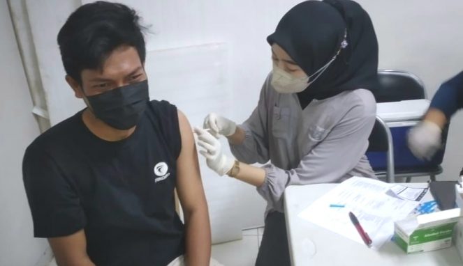 JNE dan Polda Metro Jaya Siapkan Ribuan Vaksin Gelar Sentra Vaksinasi Booster, Gratis!! Uritanet.com