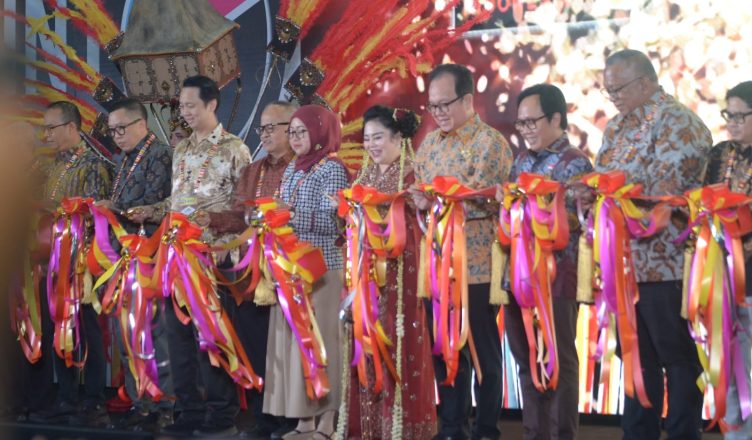 Prosesi penggutingan pita ALL Print Indonesia 2026, resmi dibuka di JIExpo Kemayoran, Jakarta Pusat(FOTO : Ombenk/uritanet)